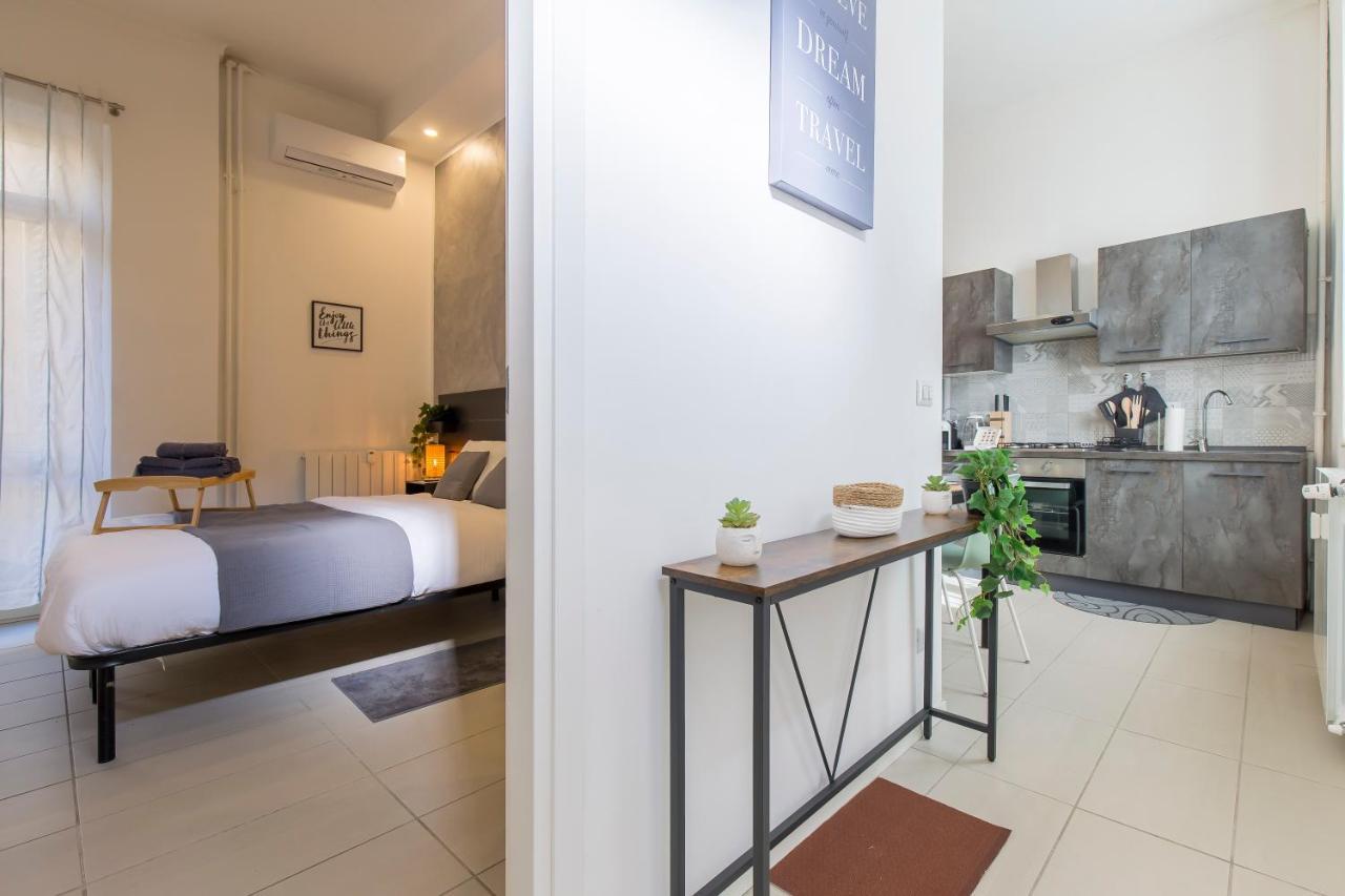 & Comfy Flat In The Beating Heart Of *